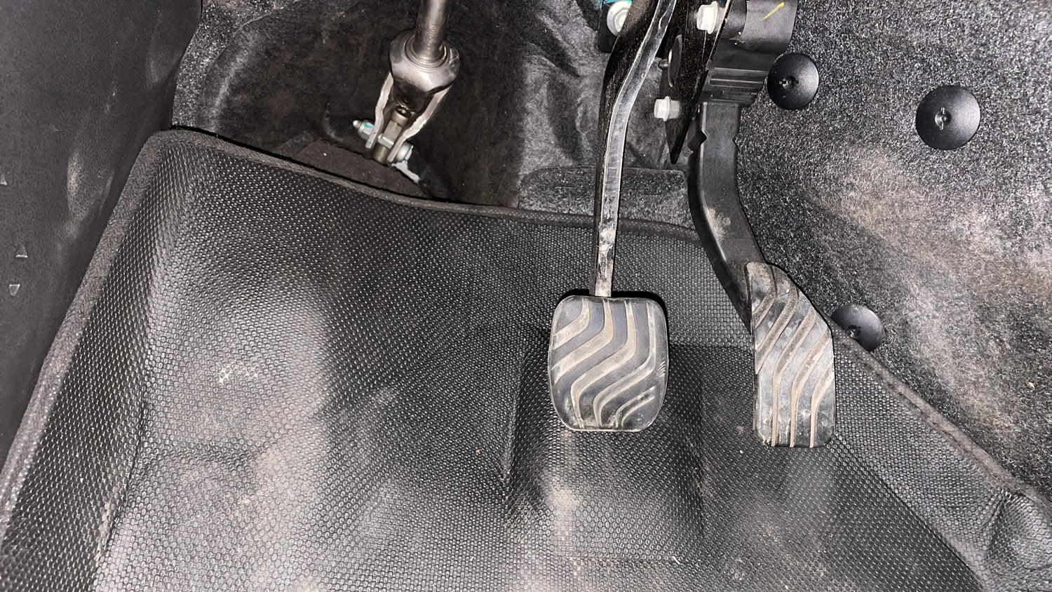 Used 2021 Renault Kiger RXZ Turbo CVT Dual Tone Petrol Automatic interior PEDALS VIEW