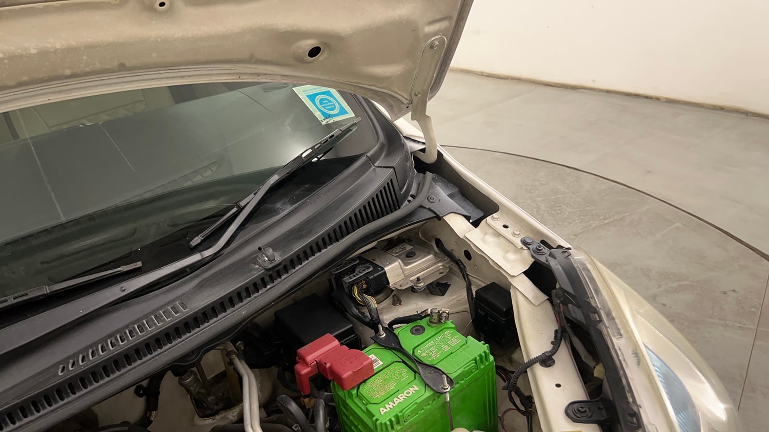 Used 2019 Maruti Suzuki Wagon R 1.0 VXI AMT Petrol Automatic engine ENGINE LEFT SIDE HINGE & APRON VIEW