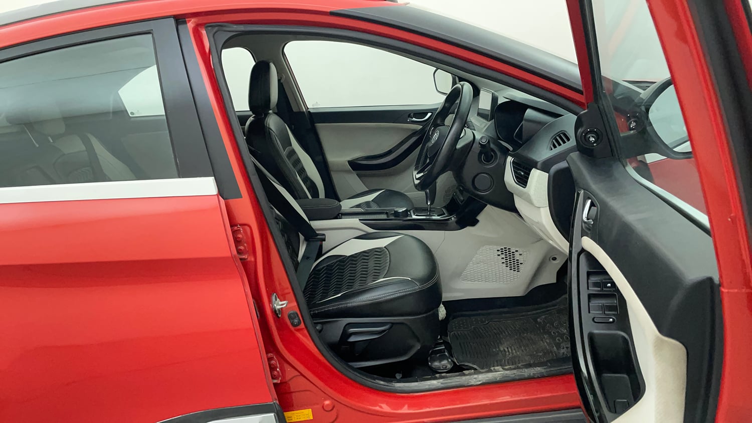 Used 2022 Tata Nexon XZA Plus (S) Petrol Automatic interior RIGHT SIDE FRONT DOOR CABIN VIEW