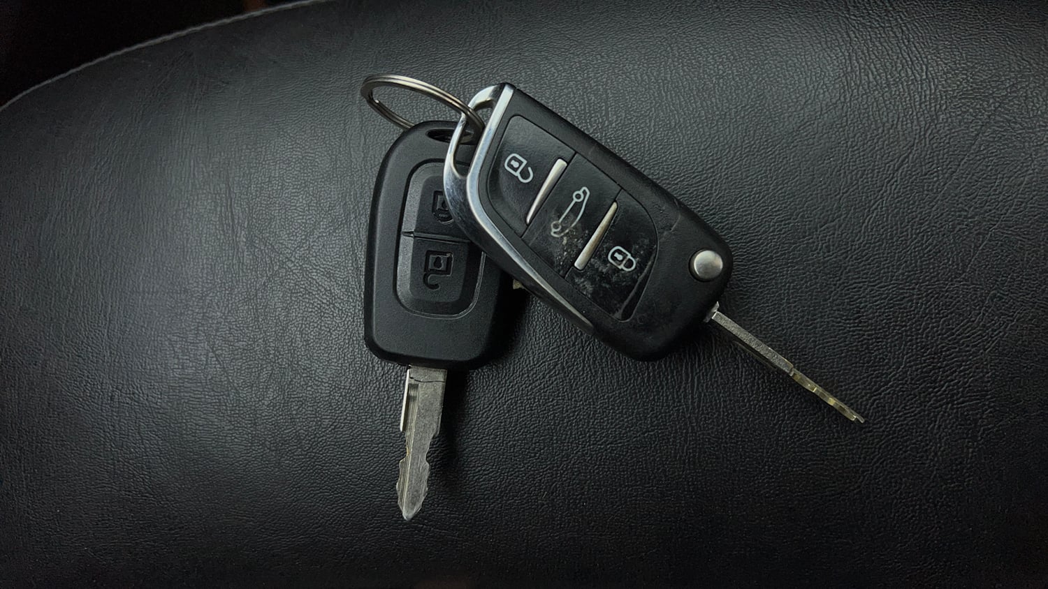 Used 2017 Renault Kwid CLIMBER 1.0 AMT Petrol Automatic extra CAR KEY VIEW