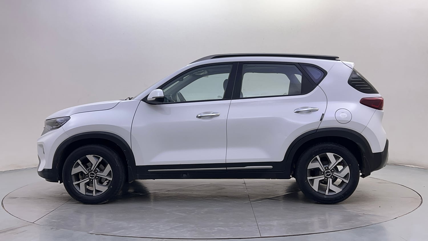 Used 2022 Kia Sonet HTX 1.5 AT Diesel Automatic exterior LEFT SIDE VIEW