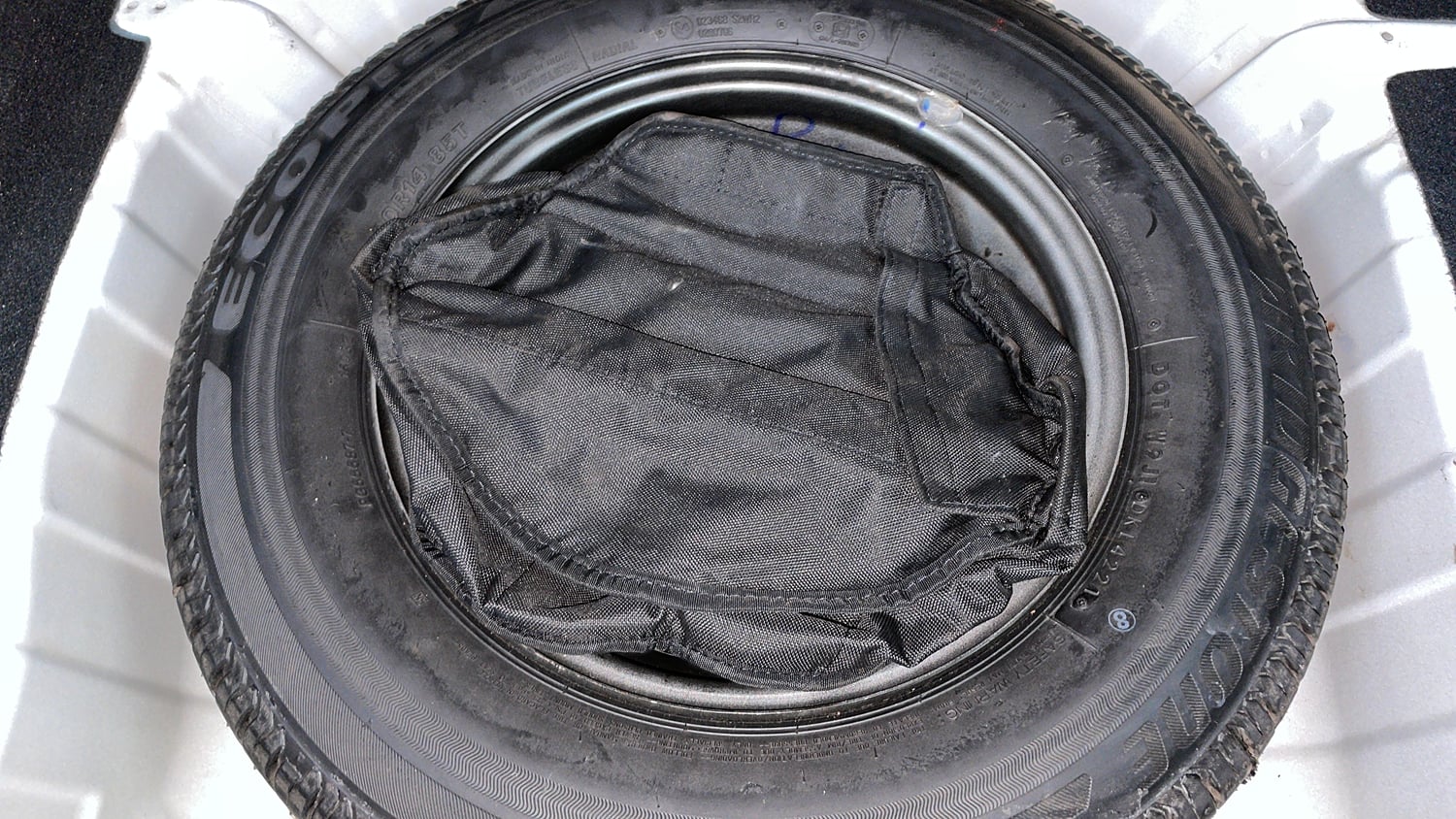 Used 2022 Tata Altroz XZ Plus Petrol Petrol Manual tyres SPARE TYRE VIEW
