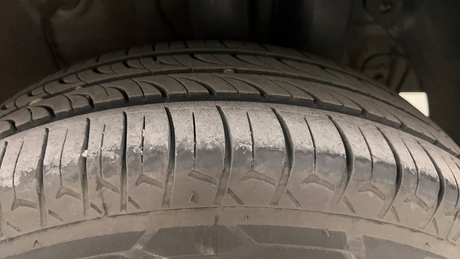 Used 2017 Hyundai Elite i20 Sportz 1.2 Petrol Manual tyres LEFT REAR TYRE TREAD VIEW