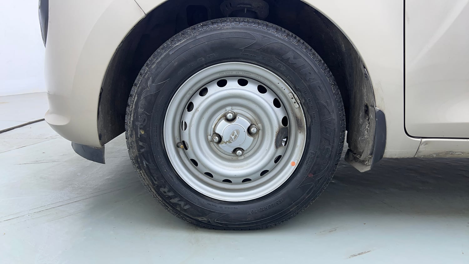 Used 2022 hyundai Santro Sportz Executive CNG Cng Manual tyres LEFT FRONT TYRE RIM VIEW