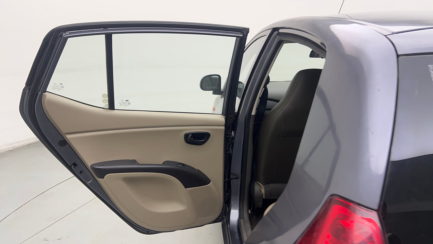 Used 2015 Hyundai i10 Magna 1.1 iRDE2 Petrol Manual interior LEFT REAR DOOR OPEN VIEW