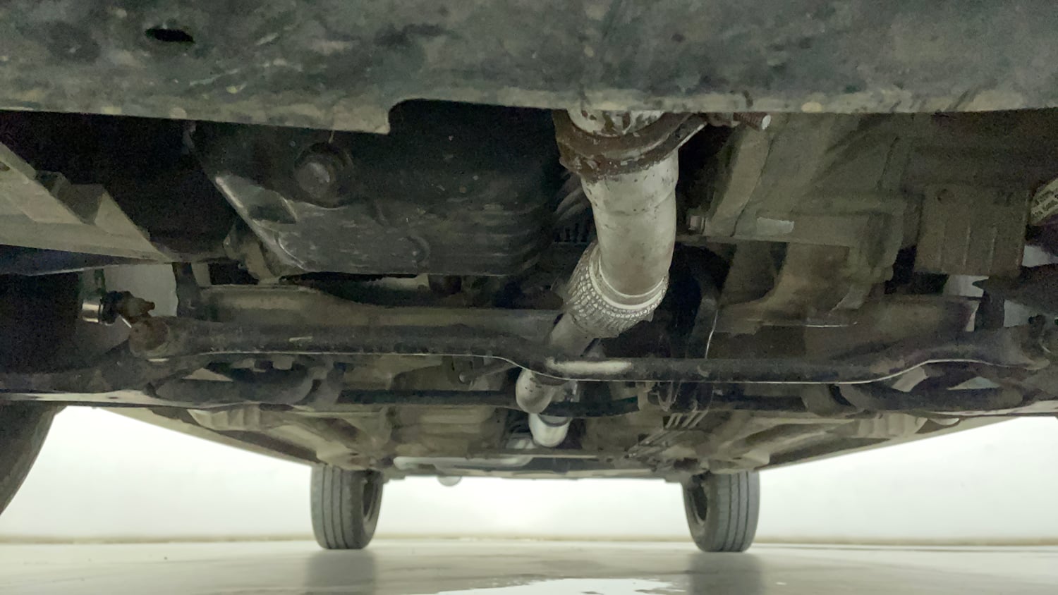 Used 2017 Tata Tiago Revotron XTA Petrol Automatic extra FRONT LEFT UNDERBODY VIEW