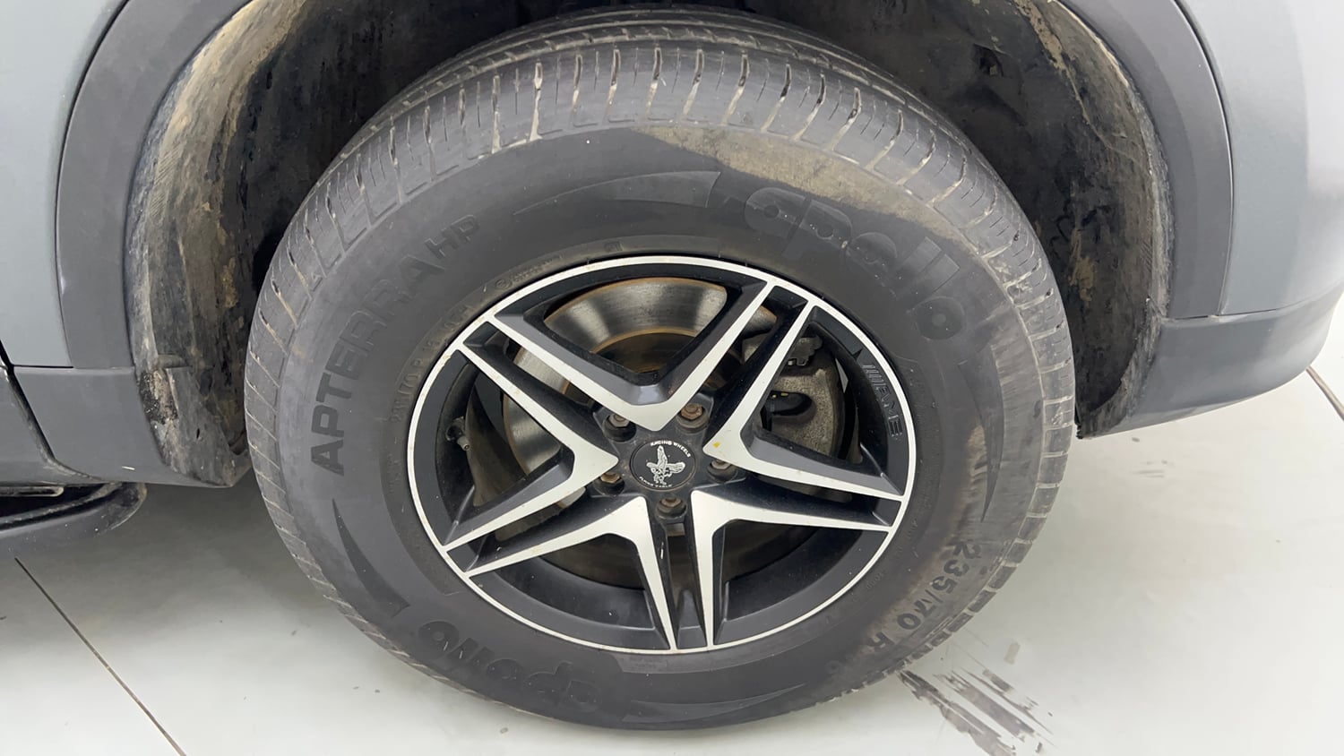 Used 2023 Tata Safari XM Diesel Manual tyres RIGHT FRONT TYRE RIM VIEW