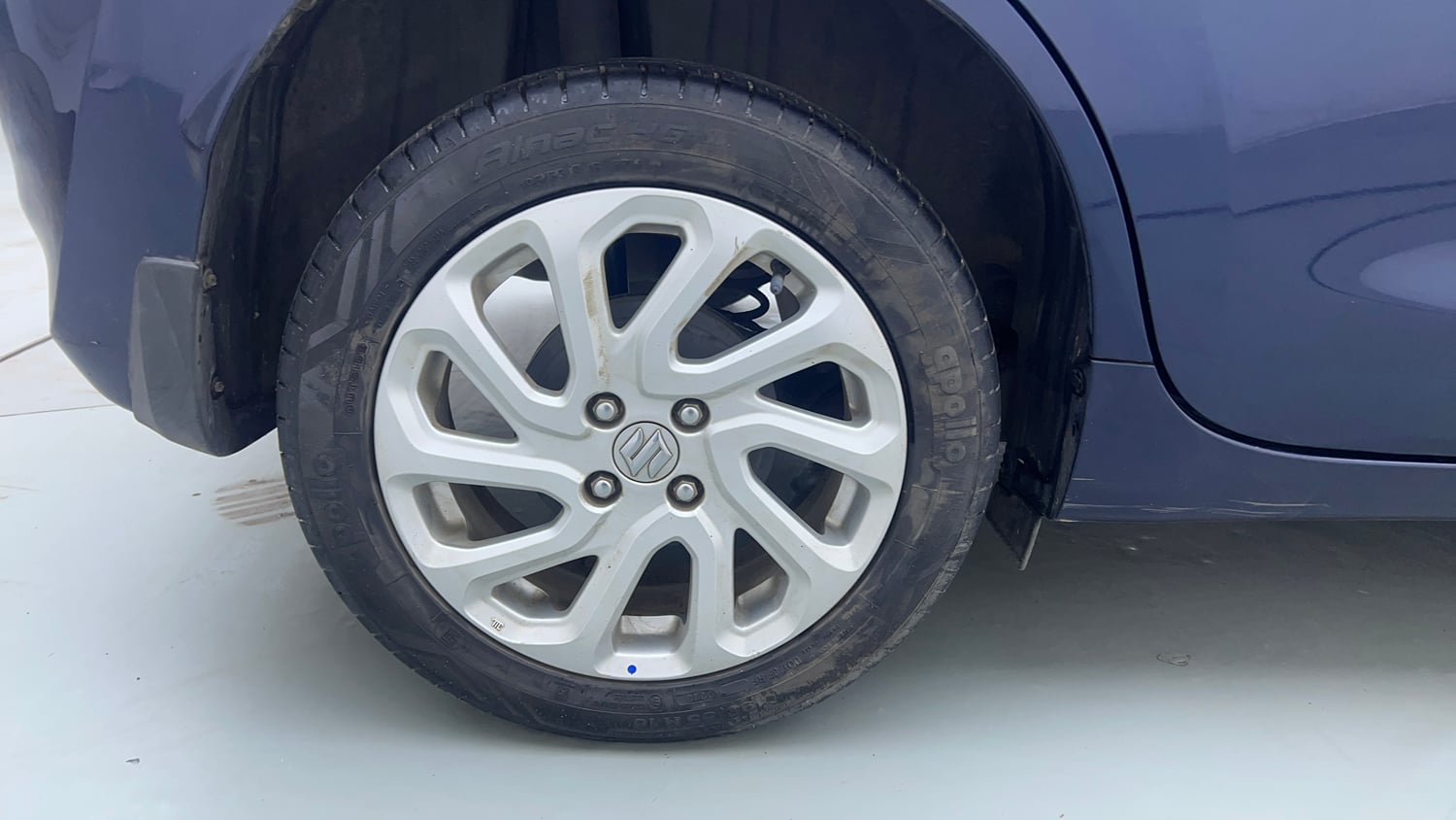 Used 2023 Maruti Suzuki Baleno Zeta MT Petrol Manual tyres RIGHT REAR TYRE RIM VIEW