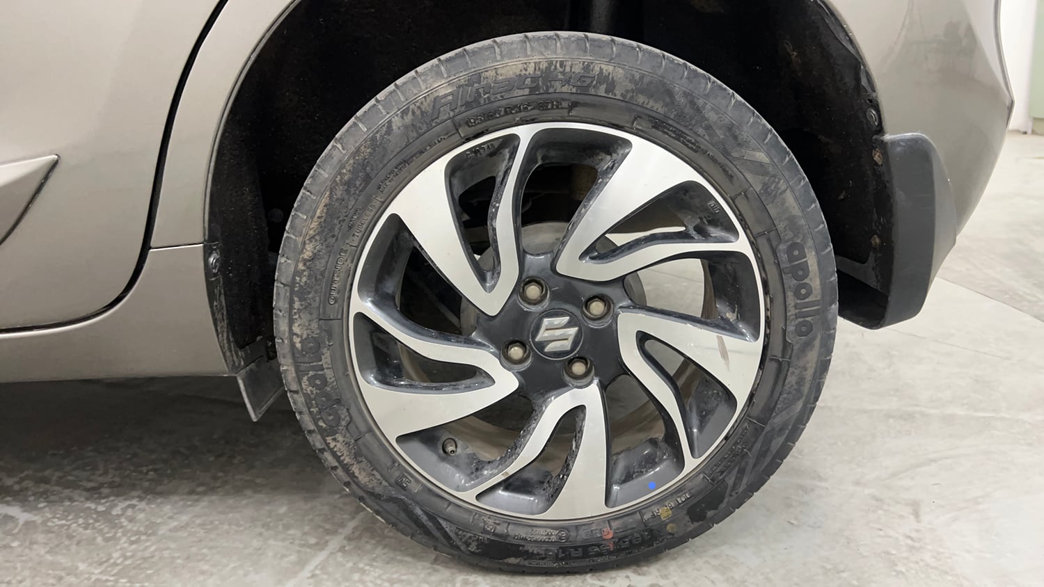 Used 2020 Maruti Suzuki Baleno Zeta Petrol Manual tyres LEFT REAR TYRE RIM VIEW