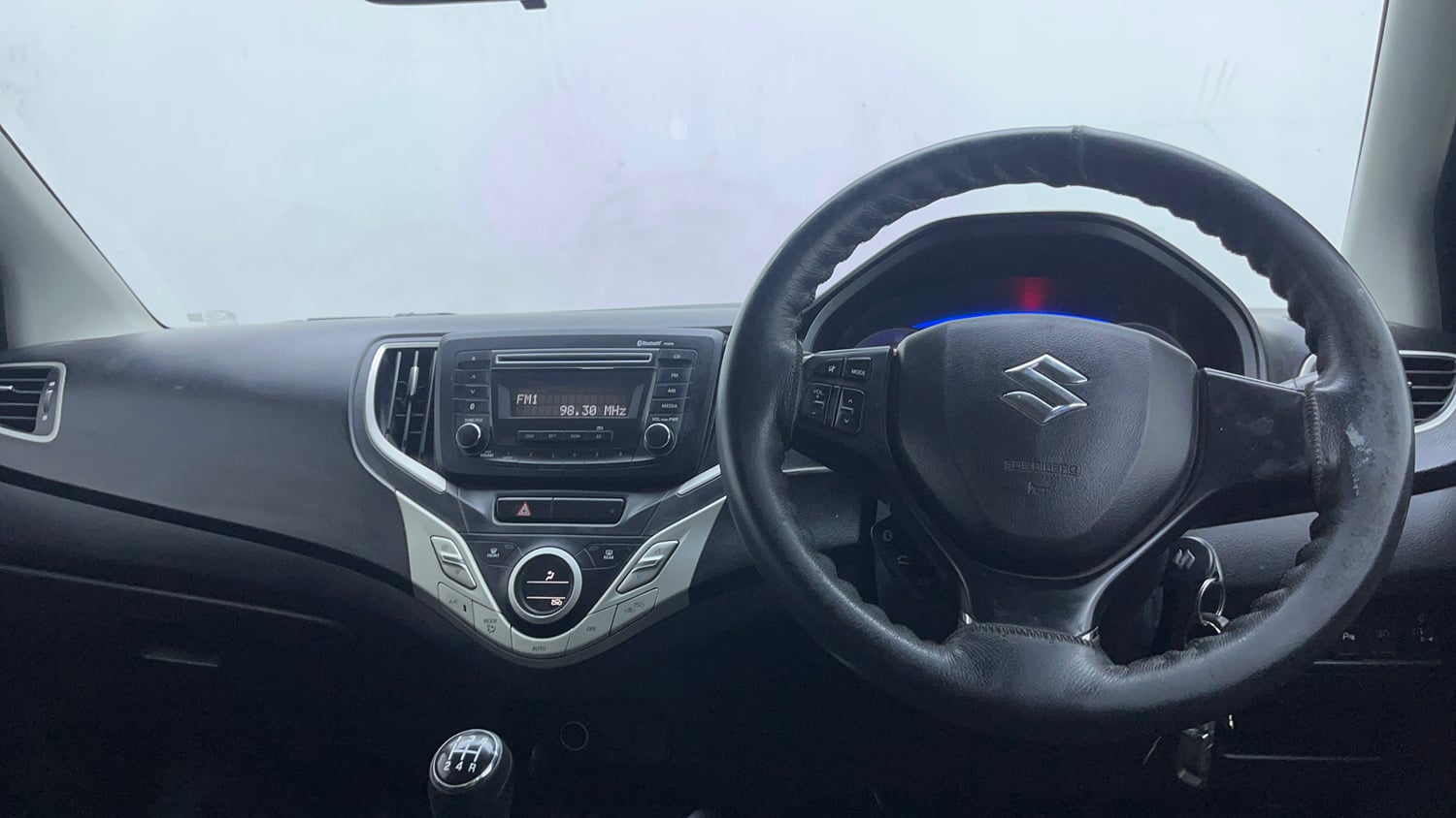 Used 2017 Maruti Suzuki Baleno Delta 1.2 Petrol Manual interior DASHBOARD VIEW