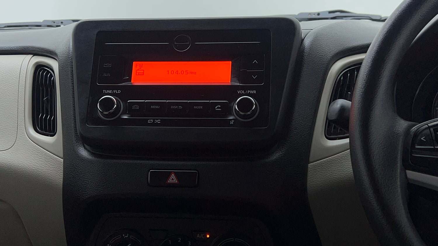 Used 2020 Maruti Suzuki Wagon R VXi 1.2 Petrol Manual top_features Integrated (in-dash) music system