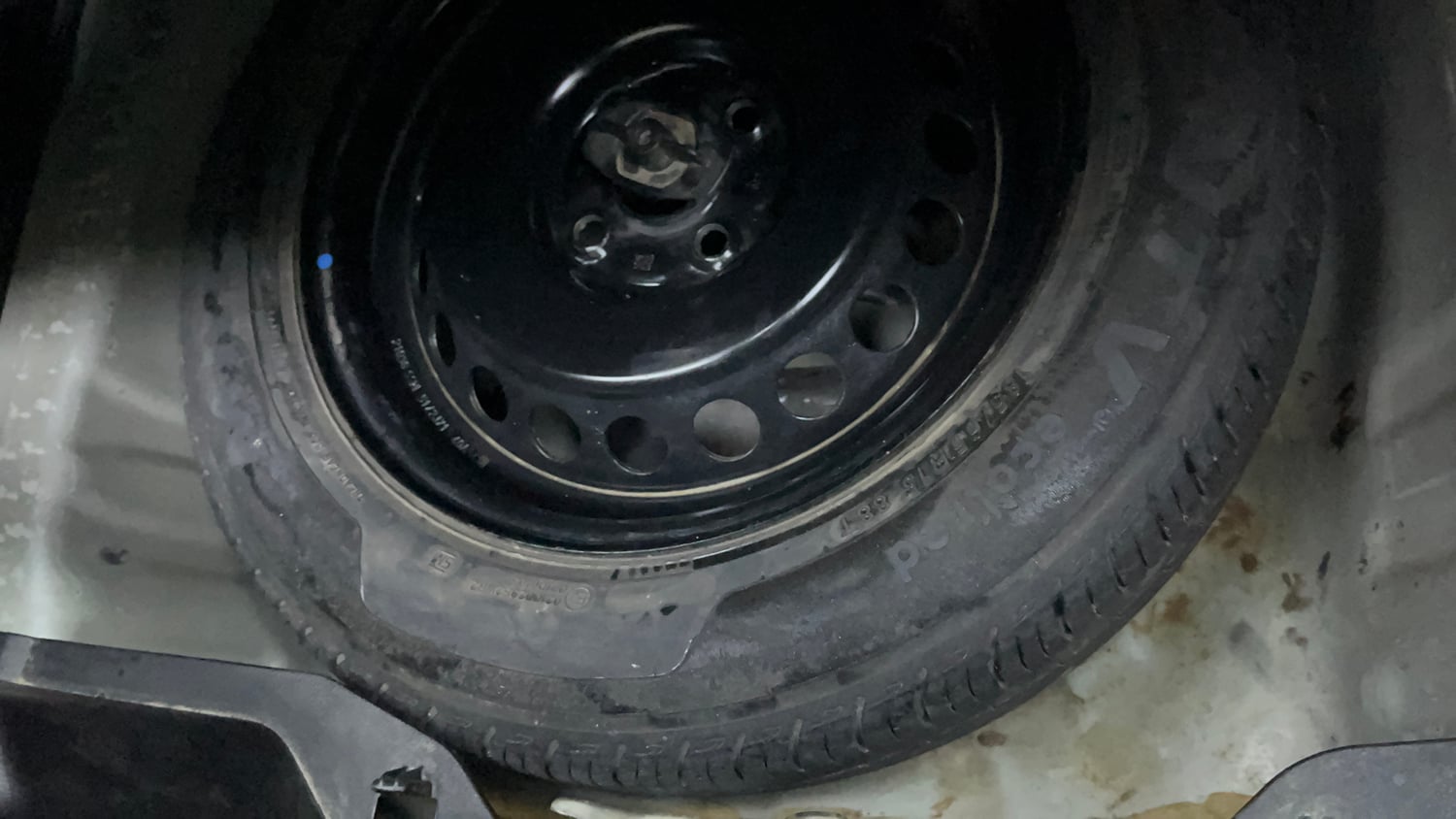 Used 2021 Maruti Suzuki Baleno Delta Petrol Manual tyres SPARE TYRE VIEW