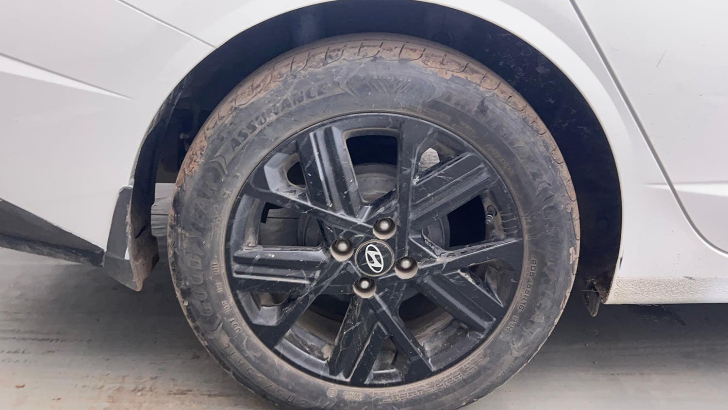 Used 2023 Hyundai Verna SX (O) 1.5 Turbo Petrol MT Petrol Manual tyres RIGHT REAR TYRE RIM VIEW