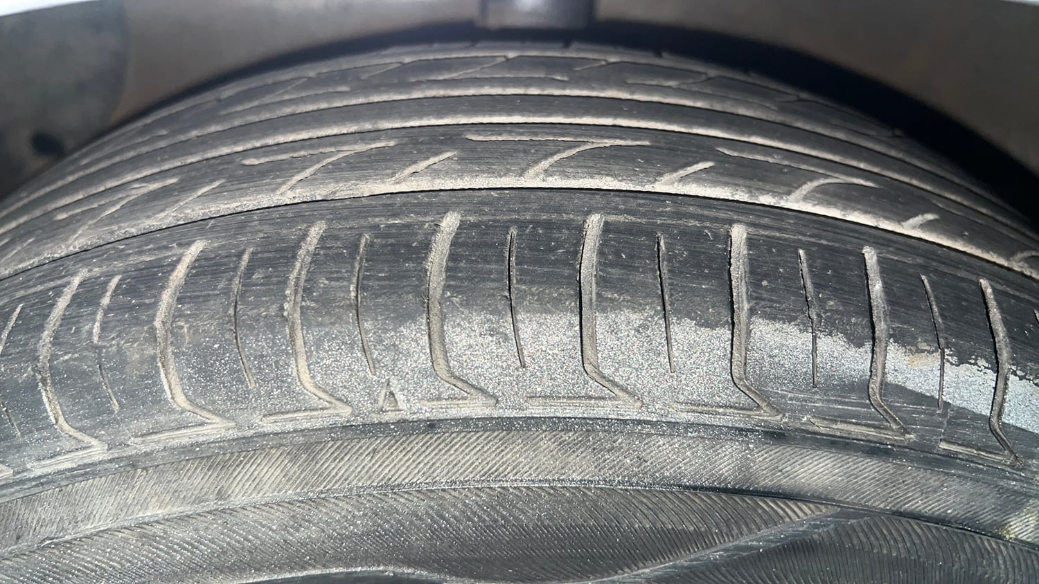 Used 2018 Hyundai Grand i10 Magna 1.2 Kappa VTVT CNG (outside fitted) Cng Manual tyres LEFT FRONT TYRE TREAD VIEW
