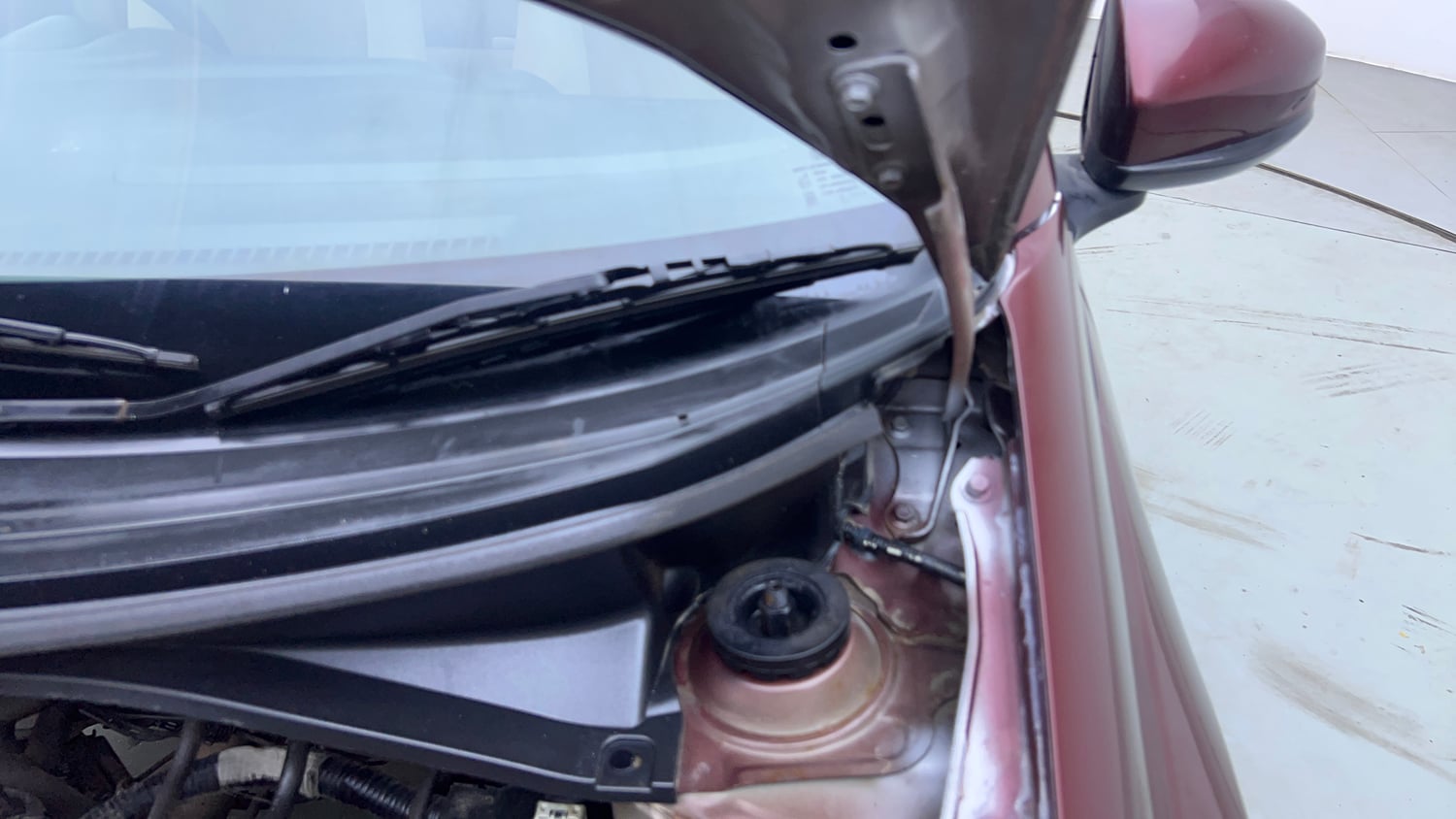 Used 2016 Honda Amaze 1.2 VX AT i-VTEC Petrol Automatic engine ENGINE LEFT SIDE HINGE & APRON VIEW