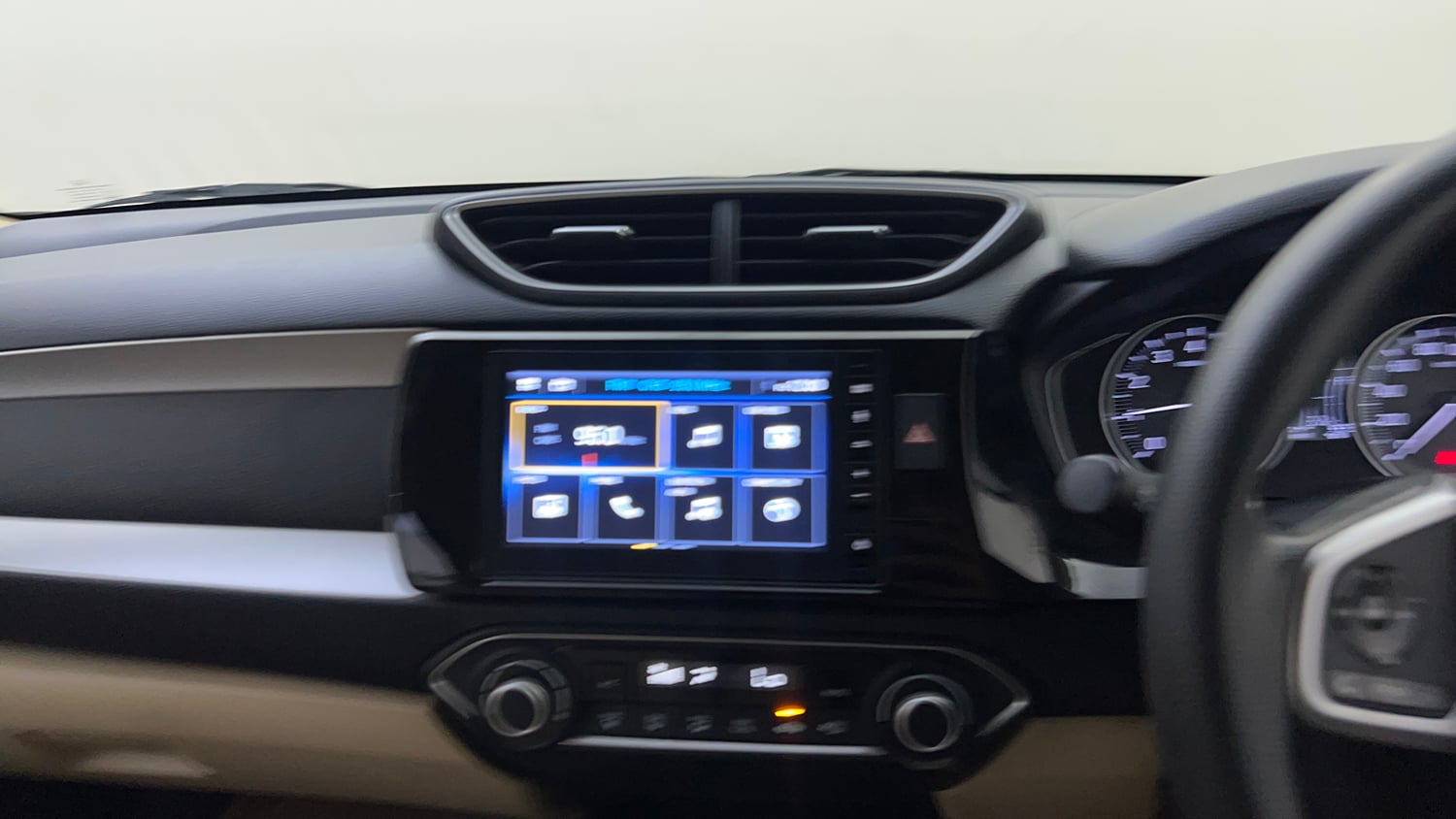 Used 2024 honda Amaze 2nd Generation VX 1.2 Petrol CVT Petrol Automatic top_features Integrated (in-dash) music system