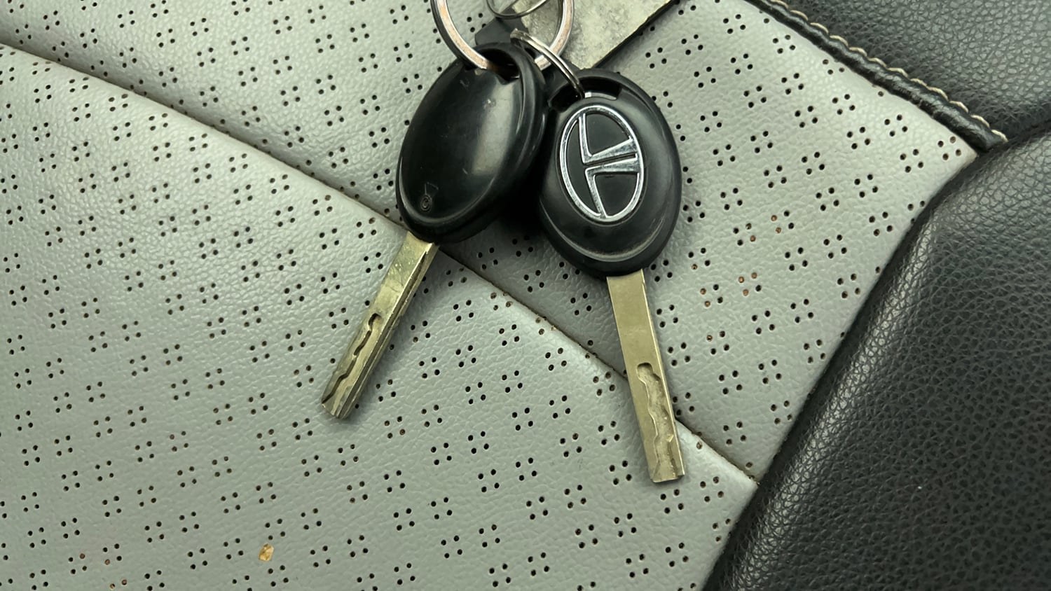 Used 2023 Tata Tiago XM CNG Cng Manual extra CAR KEY VIEW