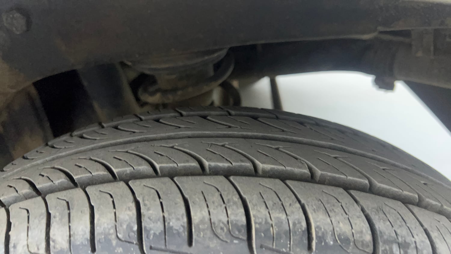 Used 2018 Maruti Suzuki Alto 800 LXi Petrol Manual tyres LEFT REAR TYRE TREAD VIEW
