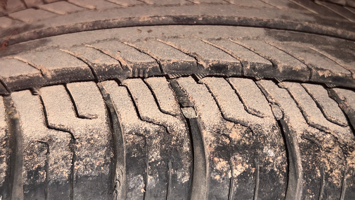 Used 2014 Honda Brio S MT Petrol Manual tyres LEFT REAR TYRE TREAD VIEW