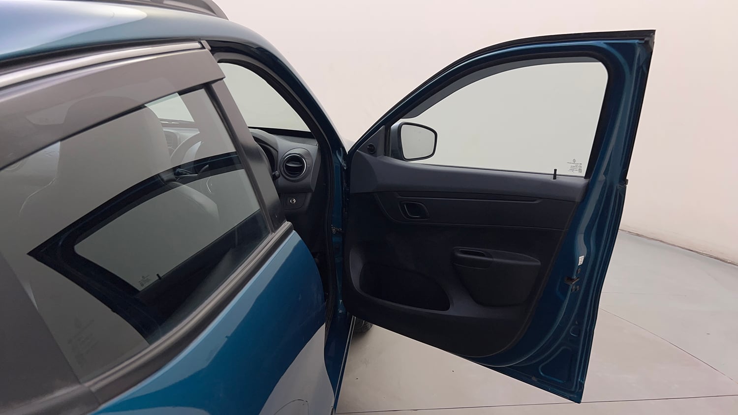 Used 2020 Renault Kwid RXT 1.0 Opt Petrol Manual interior RIGHT FRONT DOOR OPEN VIEW