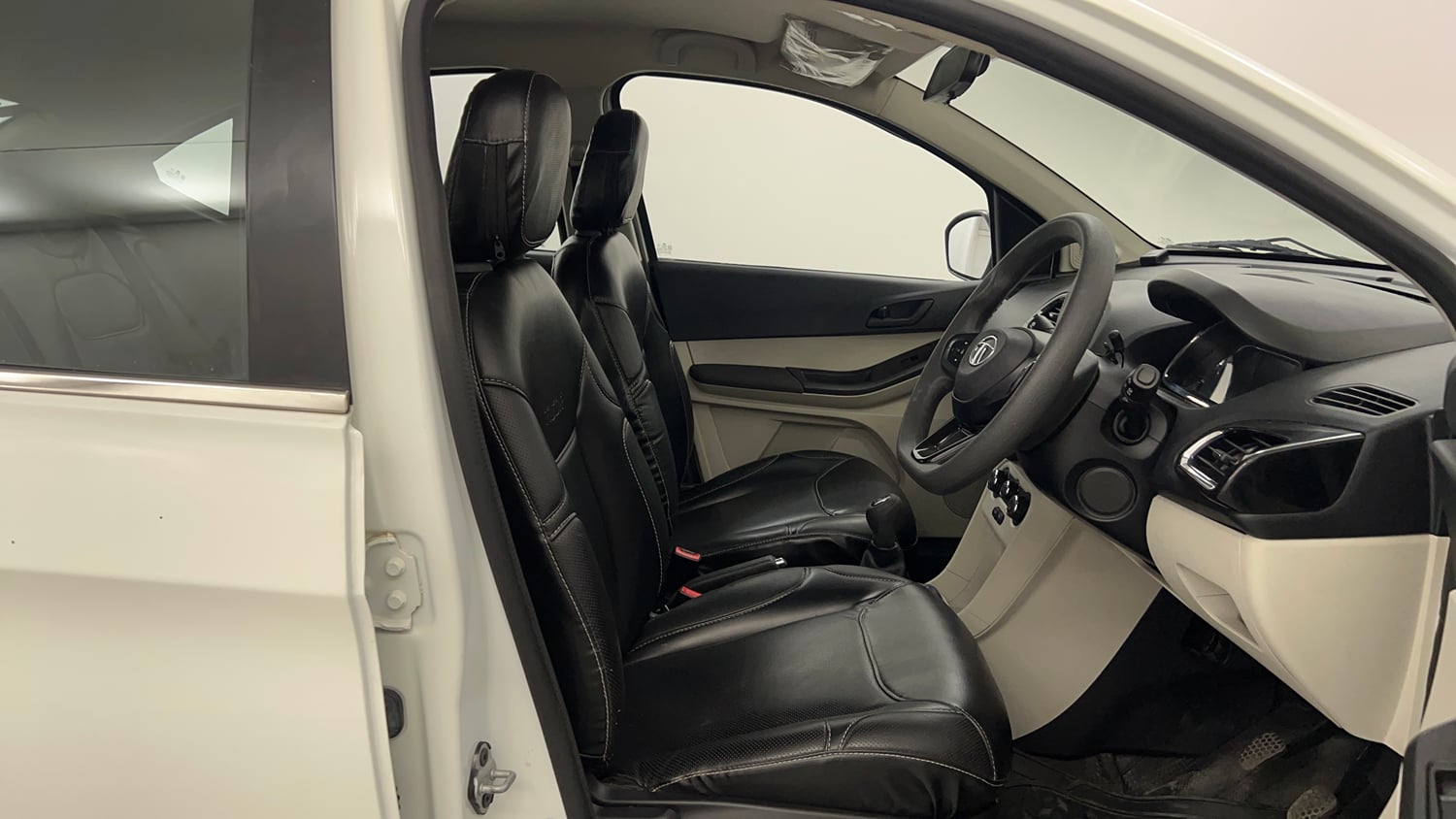Used 2024 Tata Tigor XZ Petrol Manual interior RIGHT SIDE FRONT DOOR CABIN VIEW