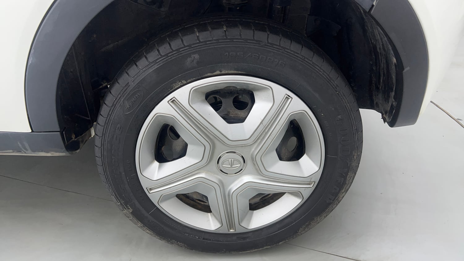 Used 2019 Tata Nexon XM Petrol Manual tyres LEFT REAR TYRE RIM VIEW