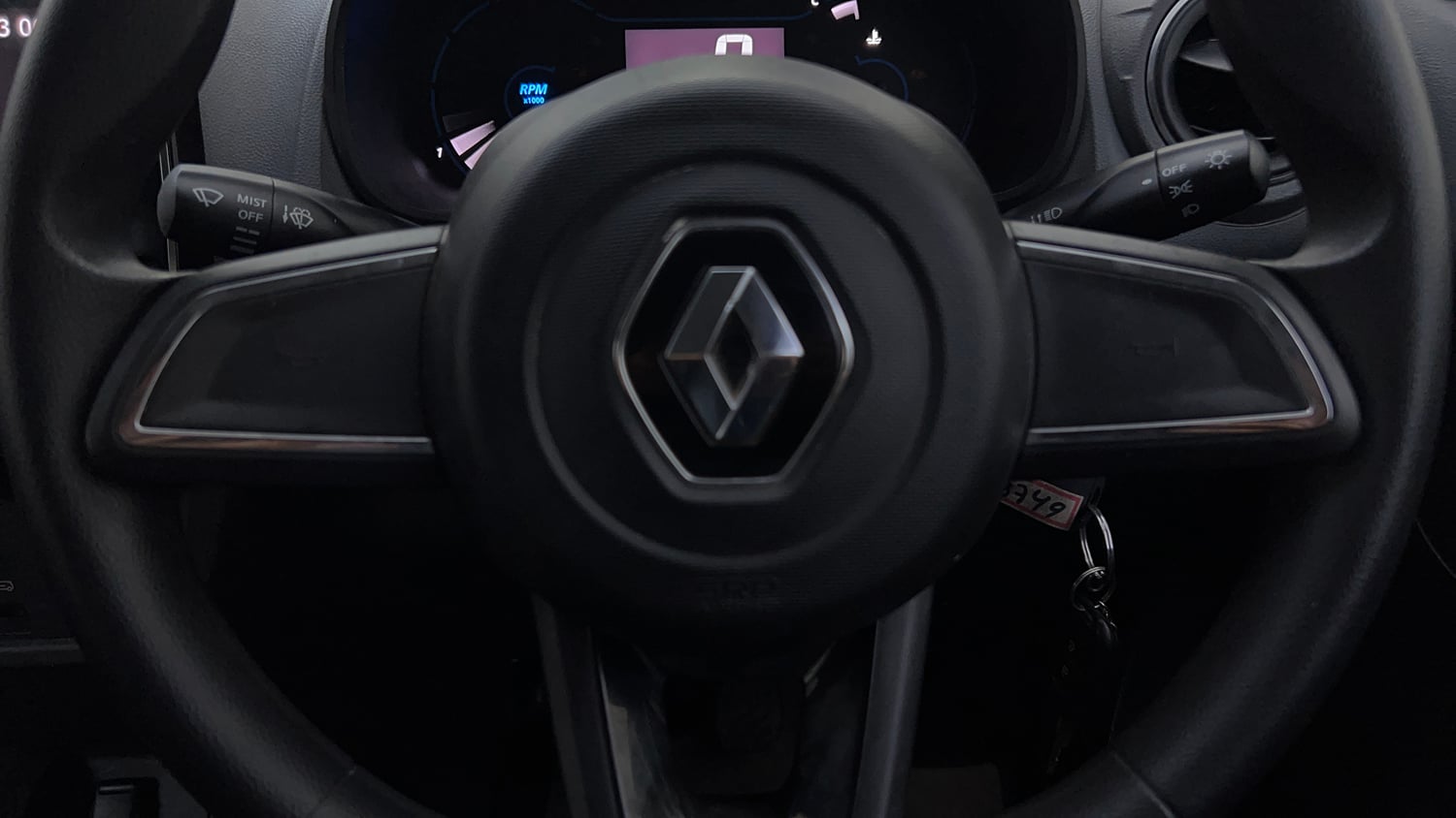 Used 2020 Renault Kwid RXT 1.0 Opt Petrol Manual top_features Airbags