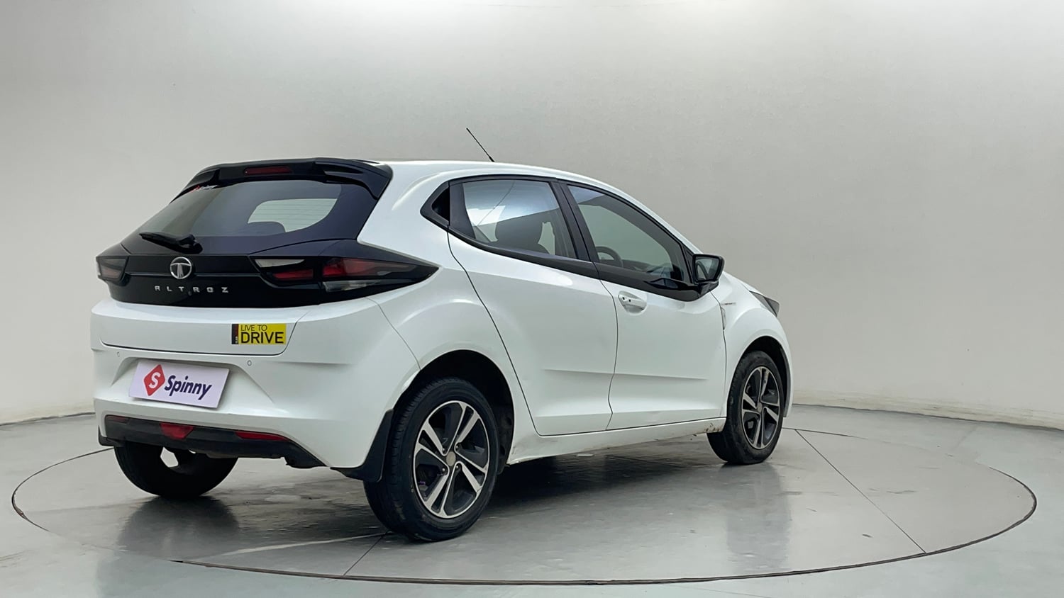 Used 2022 Tata Altroz XZ Plus Petrol Petrol Manual exterior RIGHT REAR CORNER VIEW