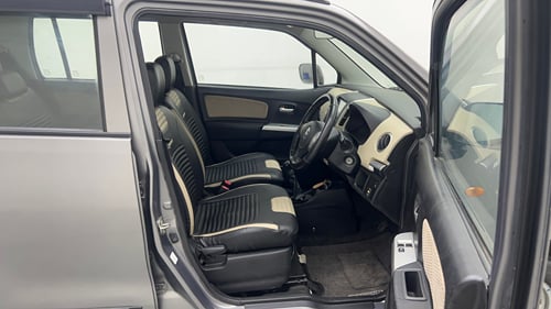 Used 2018 Maruti Suzuki Wagon R LXI CNG Cng Manual interior RIGHT SIDE FRONT DOOR CABIN VIEW
