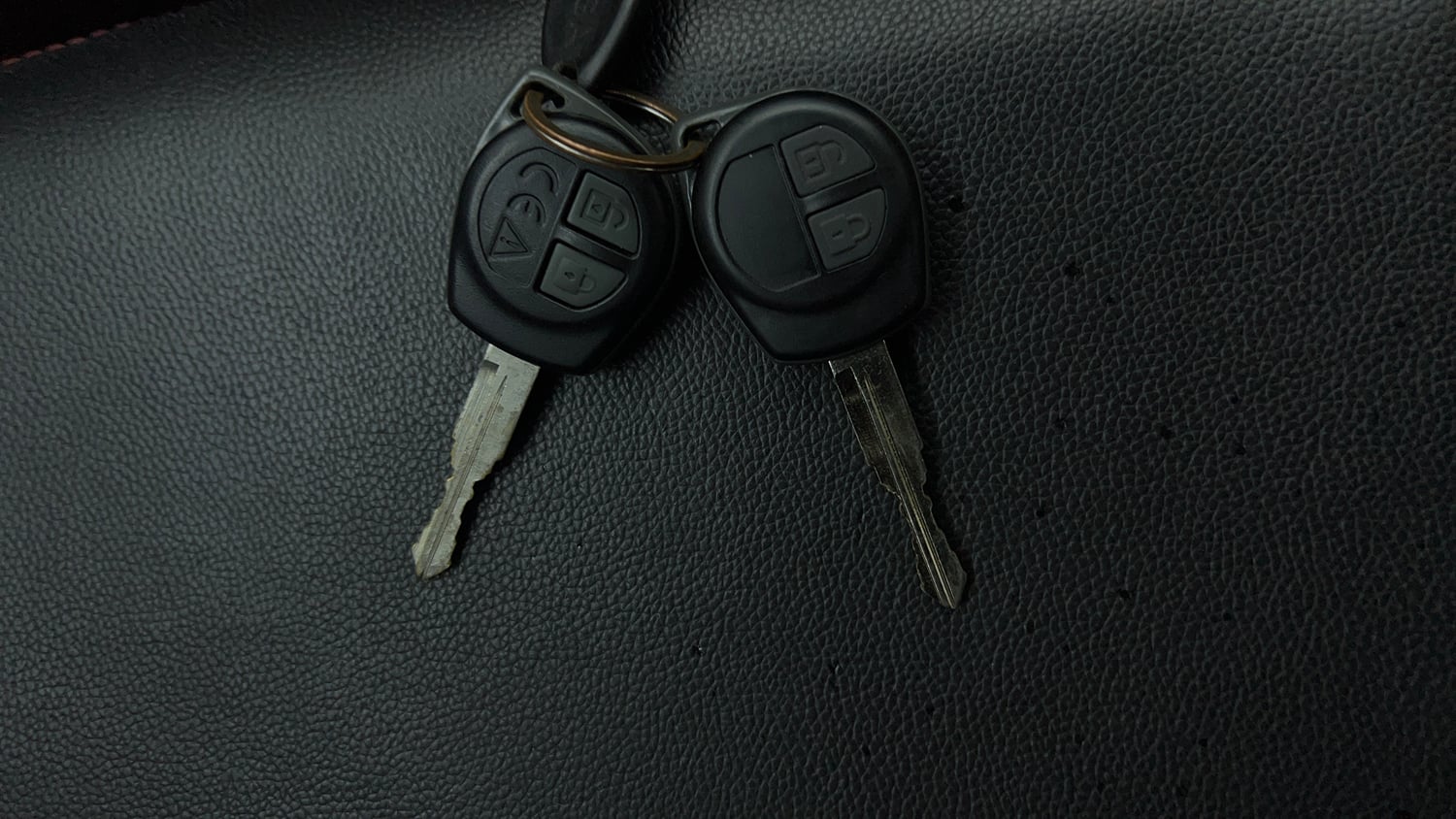 Used 2016 Maruti Suzuki Swift VXI (O) Petrol Manual extra CAR KEY VIEW