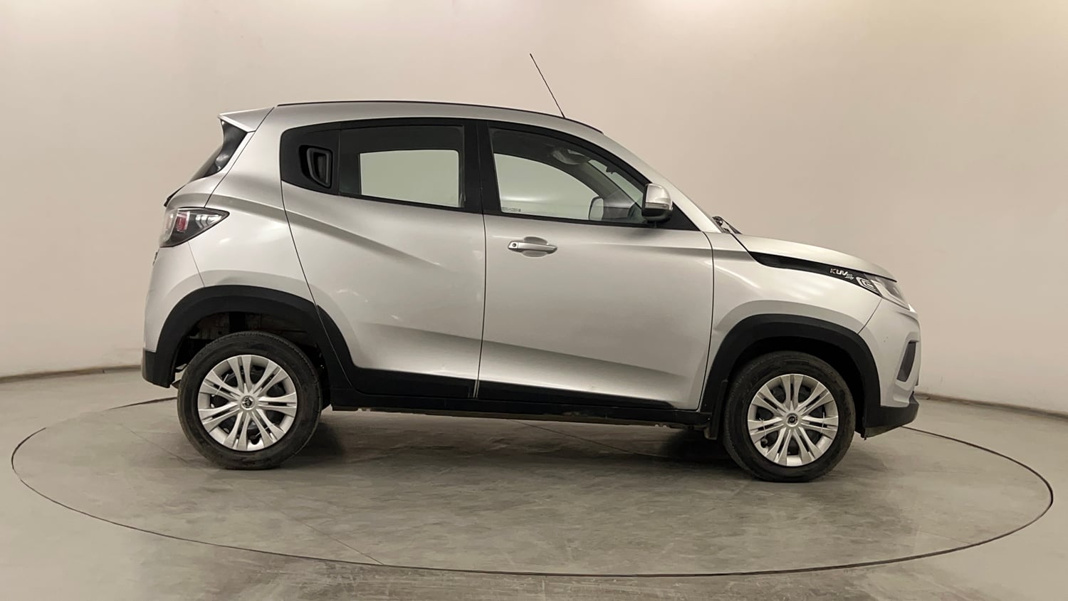 Used 2019 Mahindra KUV100 NXT K6 Plus 6 STR Petrol Manual exterior RIGHT SIDE VIEW