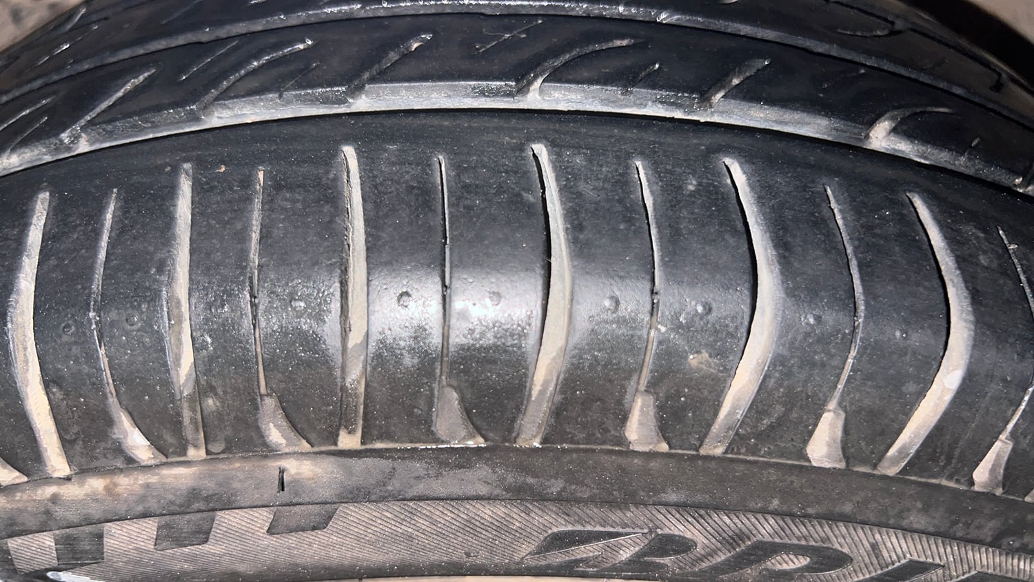 Used 2016 Honda Amaze 1.2 S i-VTEC Petrol Manual tyres LEFT REAR TYRE TREAD VIEW