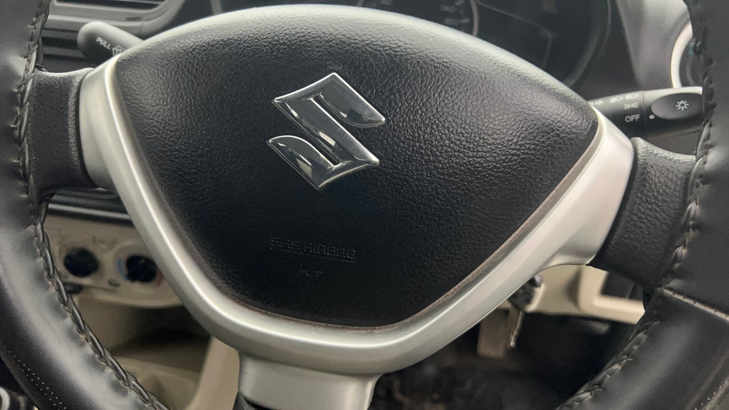 Used 2020 Maruti Suzuki Alto 800 LXi Petrol Manual top_features Airbags