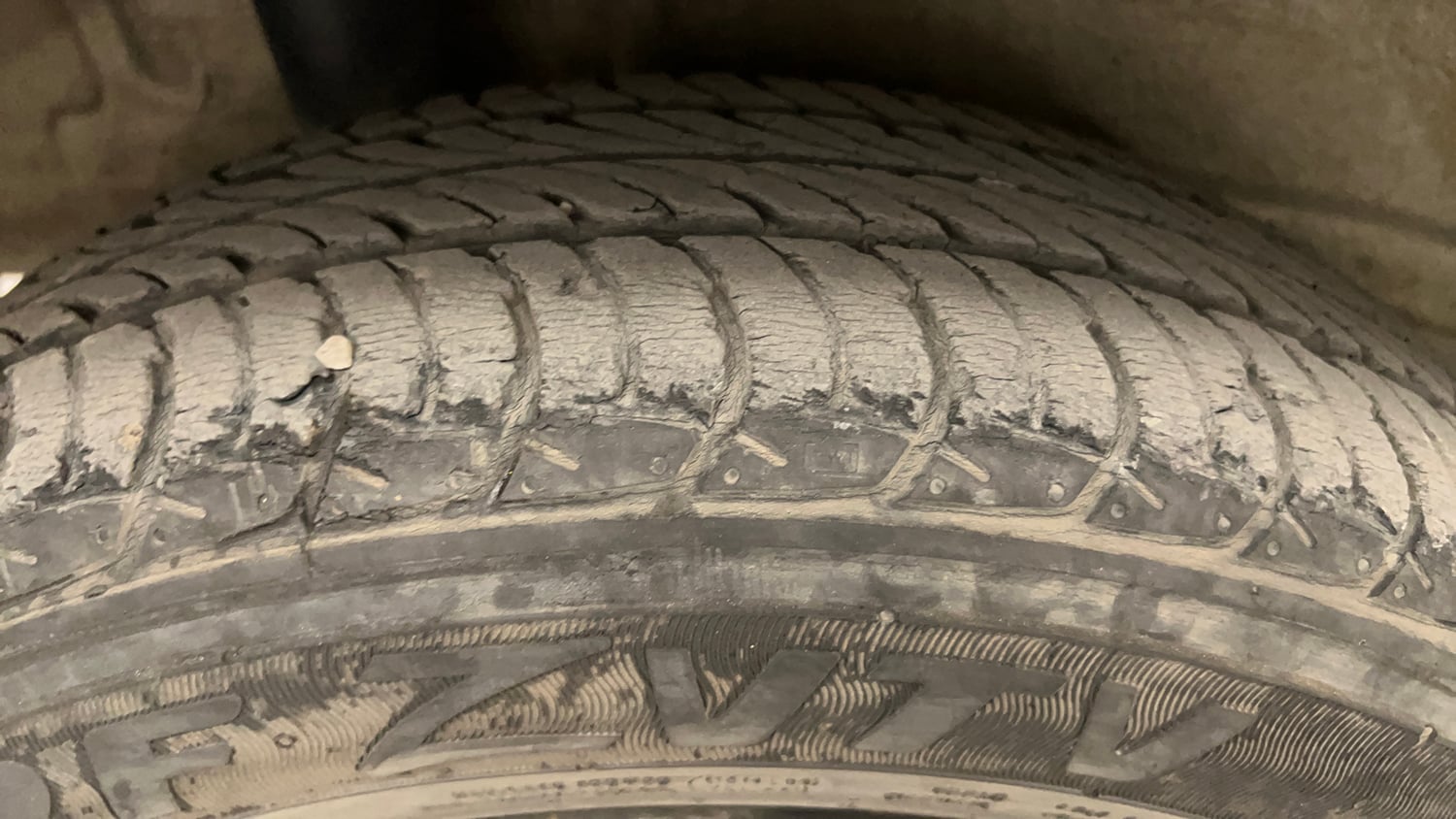 Used 2021 Maruti Suzuki Wagon R 1.0 VXi 1.0 AMT Petrol Automatic tyres RIGHT REAR TYRE TREAD VIEW