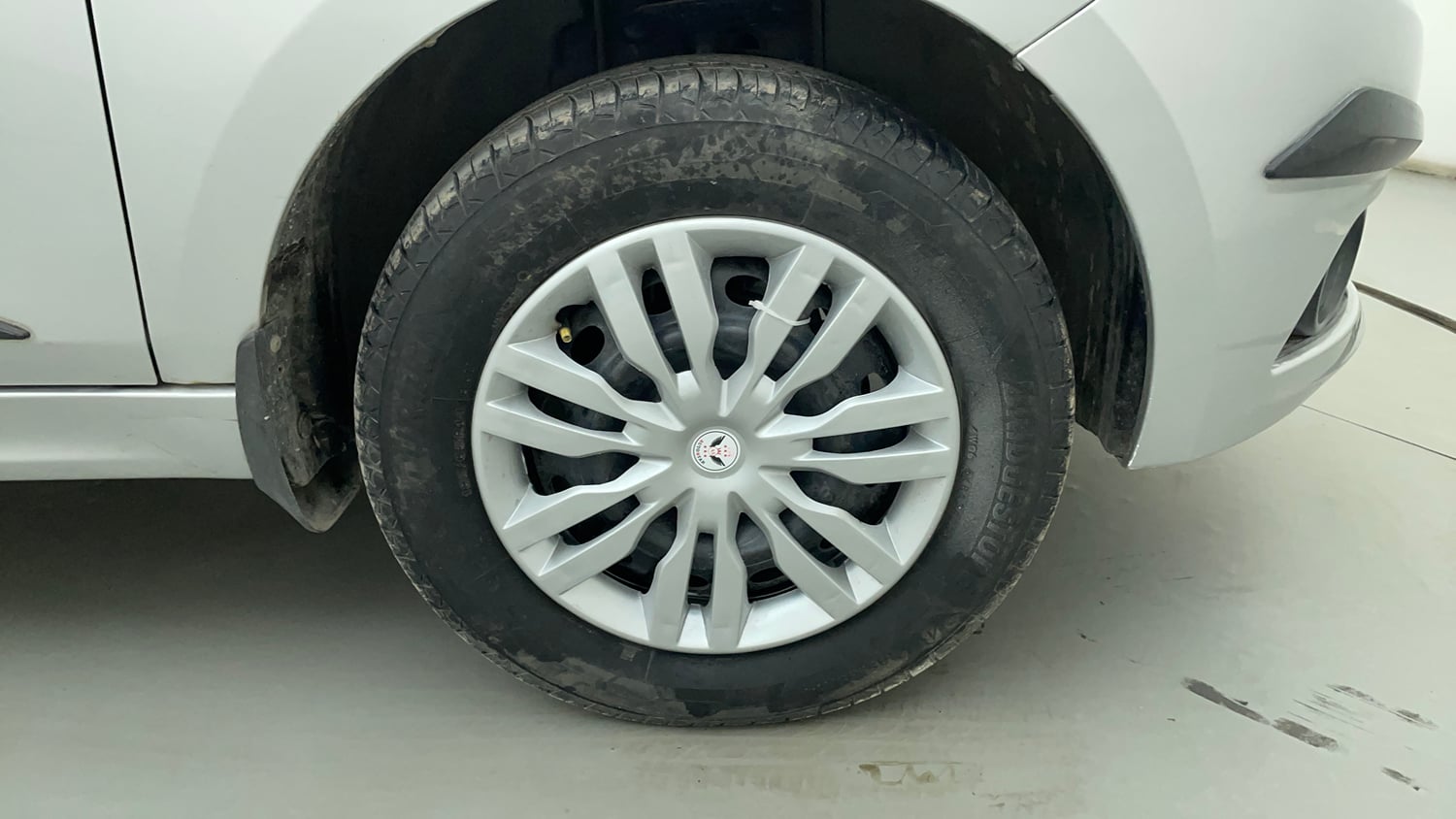 Used 2017 Tata Tiago Revotron XTA Petrol Automatic tyres RIGHT FRONT TYRE RIM VIEW