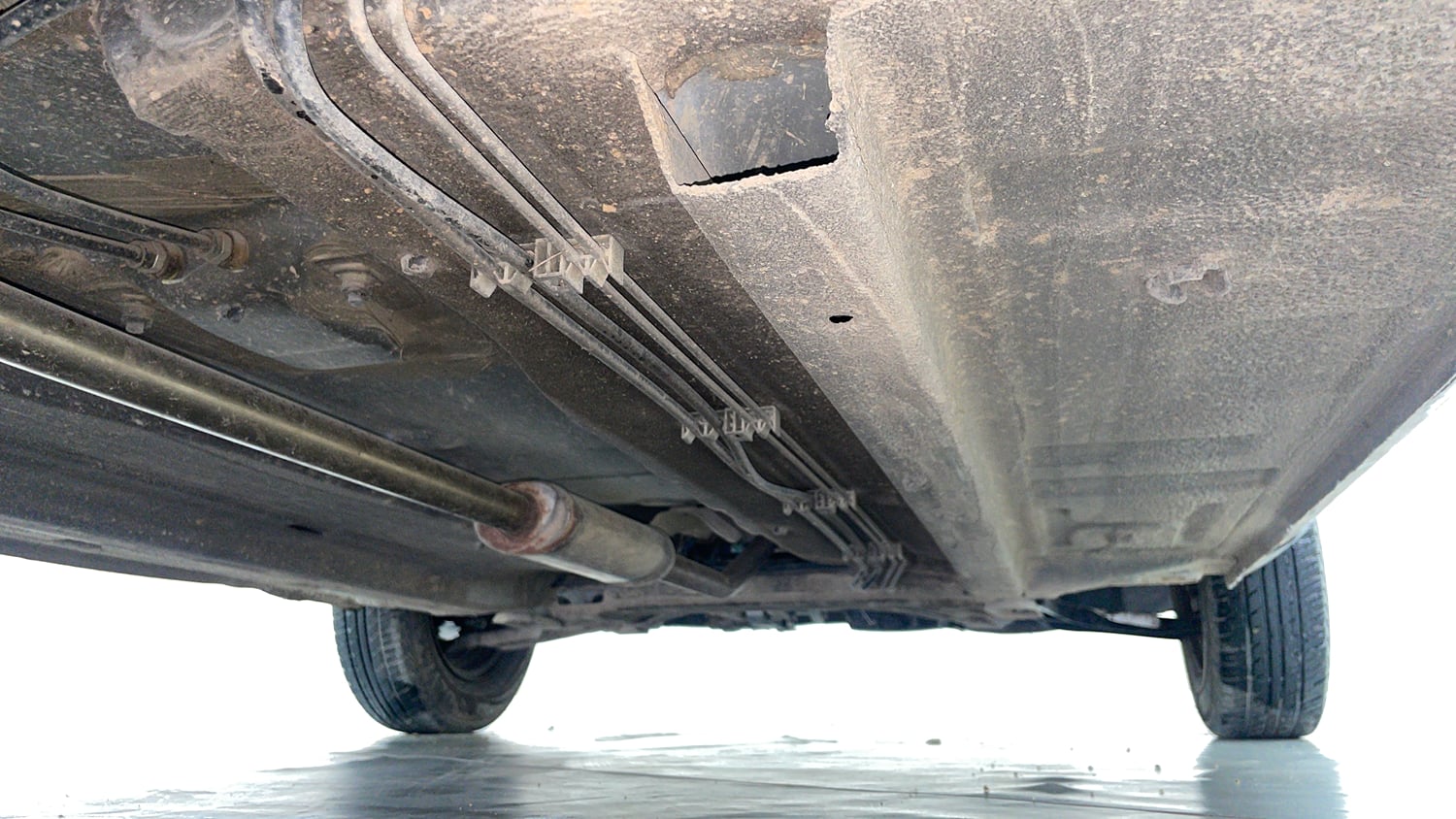 Used 2017 Renault Kwid RXT Petrol Manual extra REAR RIGHT UNDERBODY VIEW