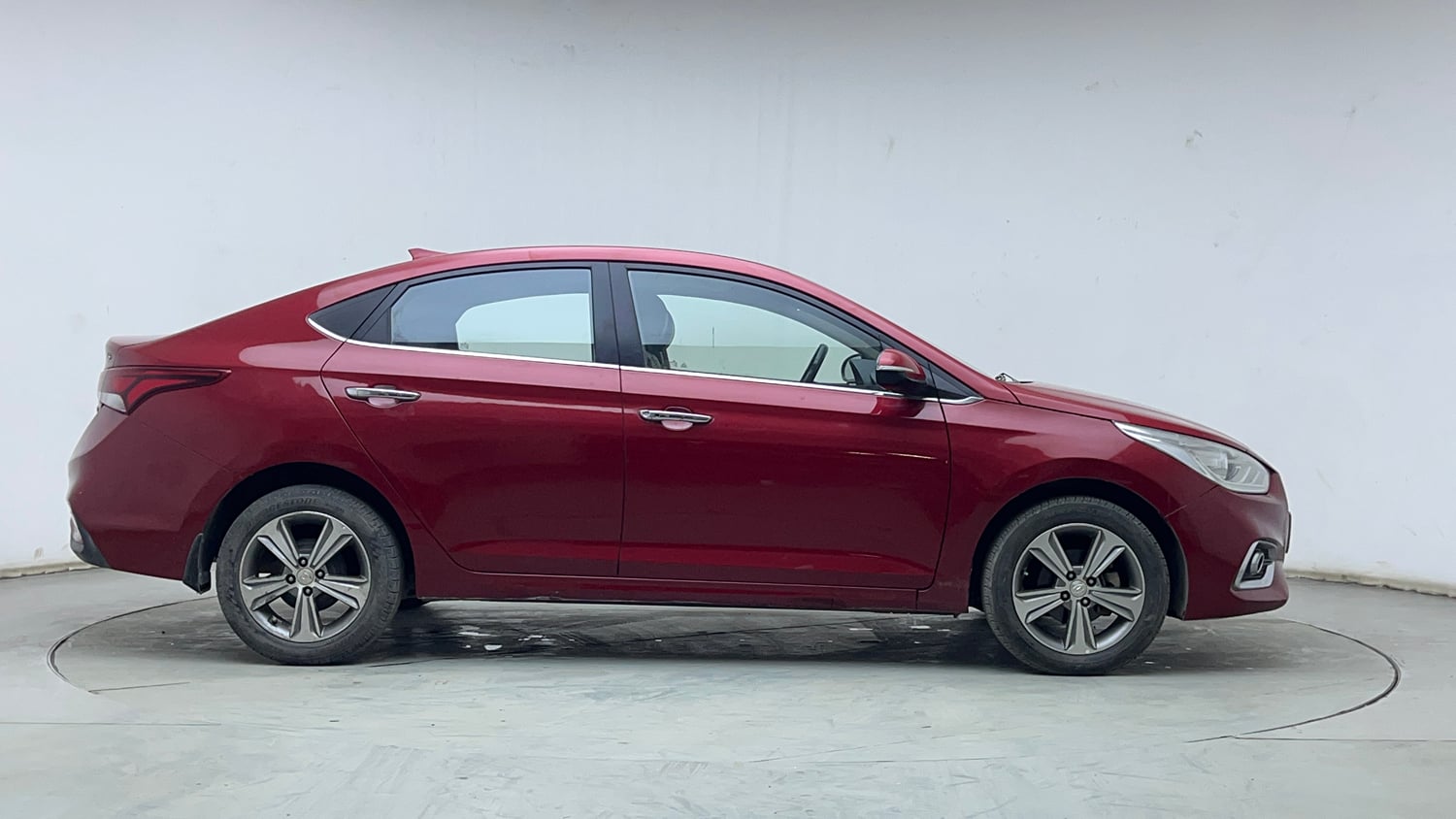 Used 2018 Hyundai Verna SX (O) 1.6 VTVT AT Petrol Automatic exterior RIGHT SIDE VIEW