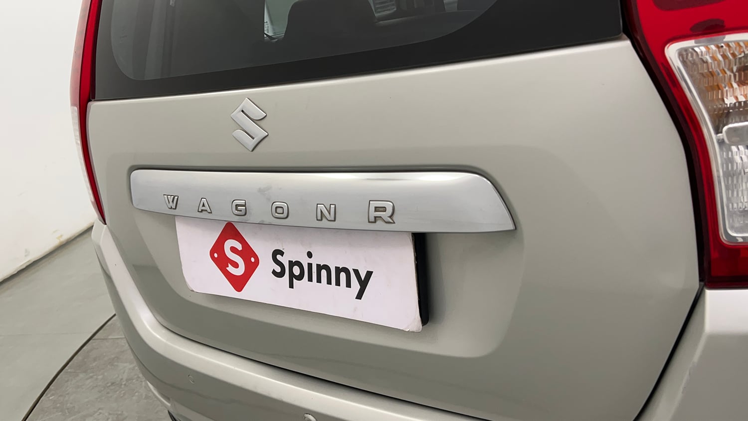 Used 2021 Maruti Suzuki Wagon R 1.0 VXi 1.0 AMT Petrol Automatic dents MINOR SCRATCH