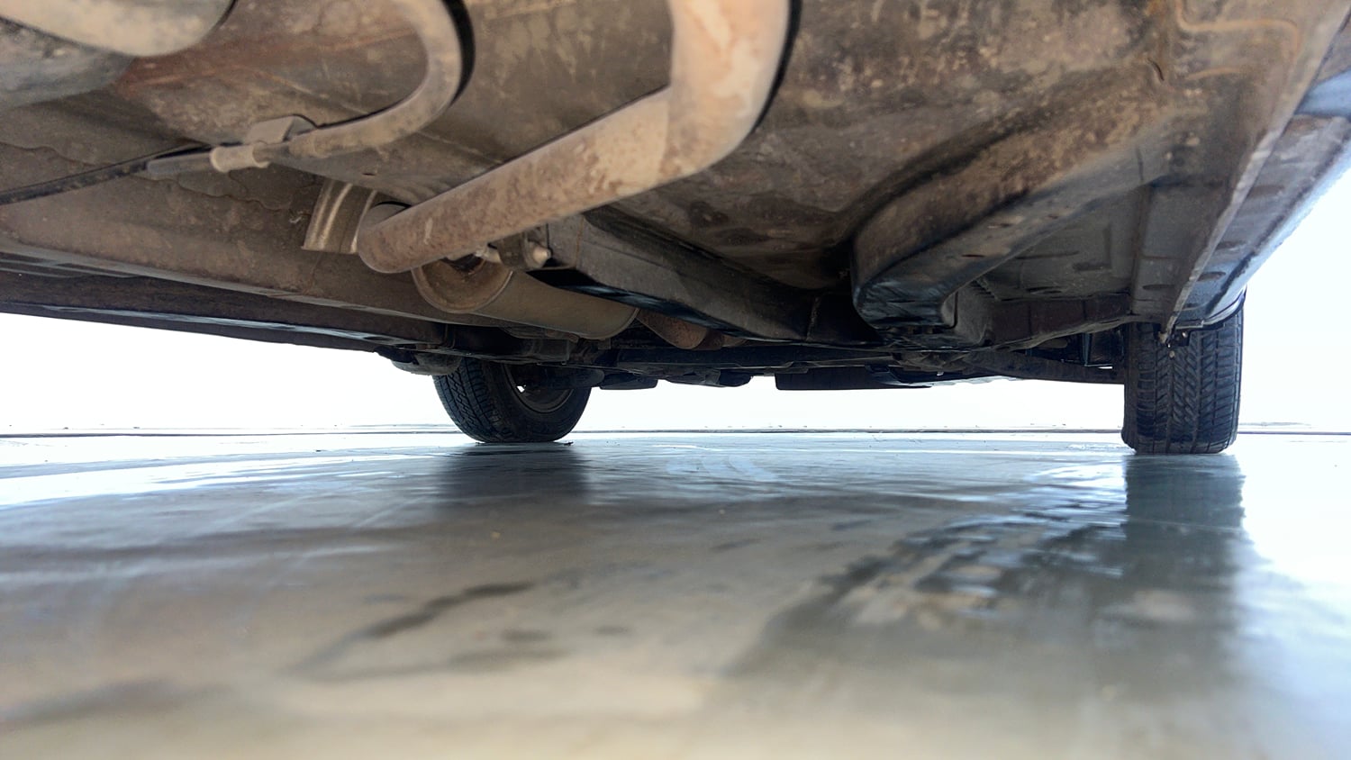 Used 2016 Honda Amaze 1.2 VX AT i-VTEC Petrol Automatic extra REAR RIGHT UNDERBODY VIEW