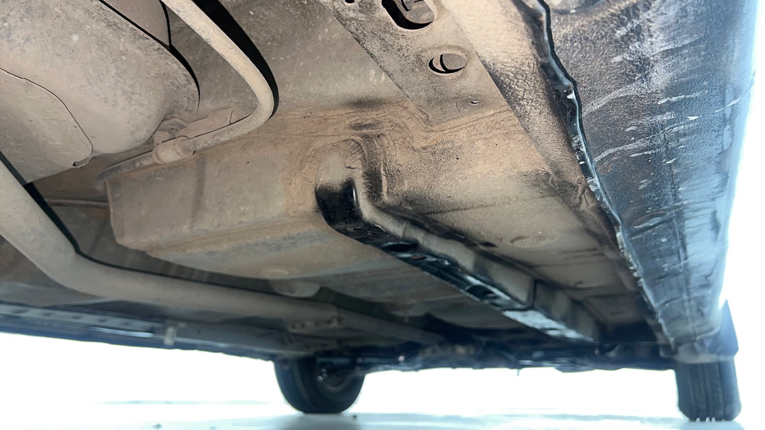 Used 2015 Hyundai i10 Magna 1.1 iRDE2 Petrol Manual extra REAR RIGHT UNDERBODY VIEW