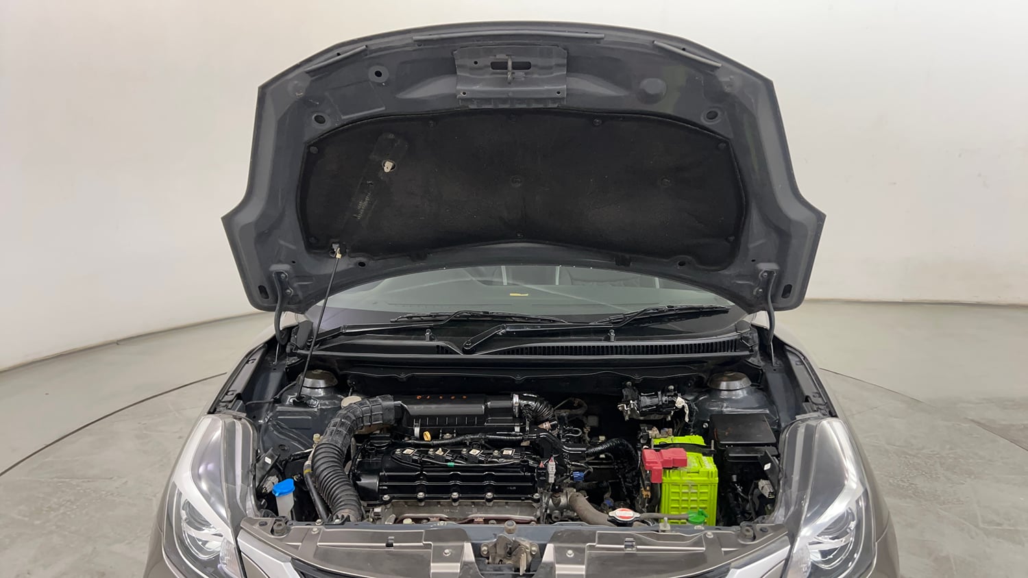 Used 2020 Maruti Suzuki Baleno Zeta Petrol Manual engine ENGINE & BONNET OPEN FRONT VIEW