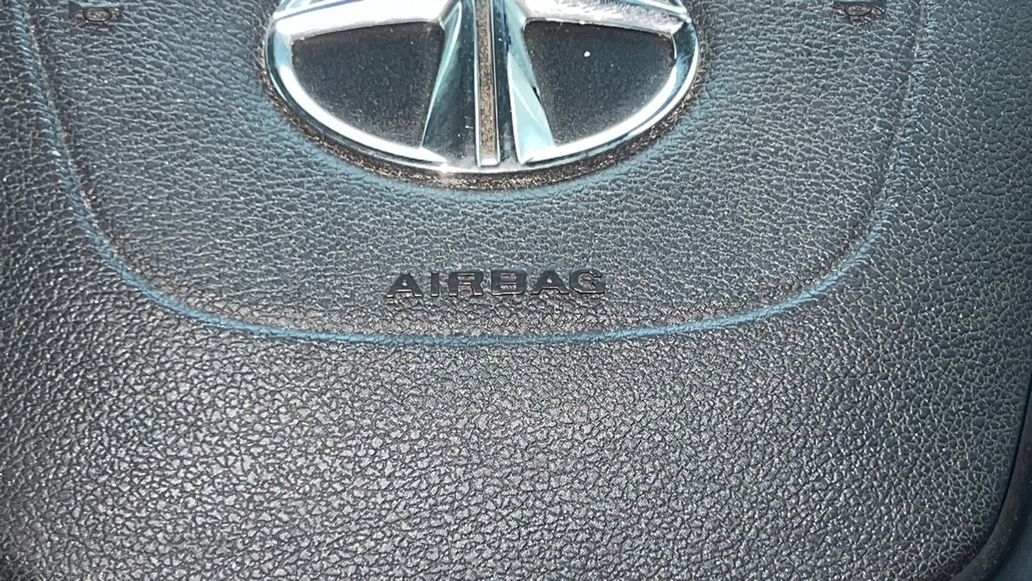 Used 2023 Tata Safari XM Diesel Manual top_features Airbags