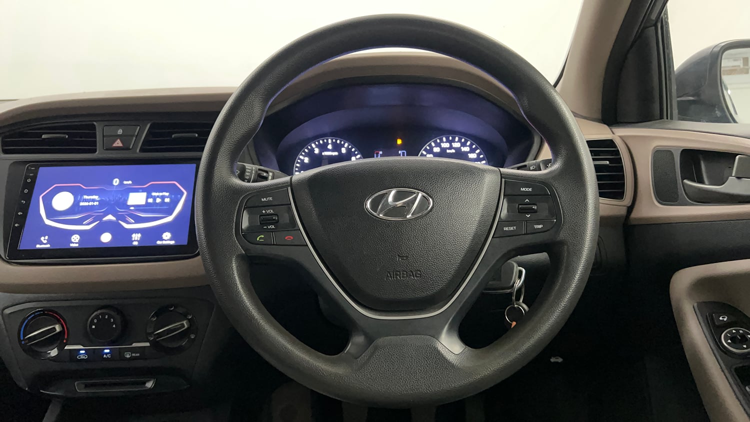 Used 2017 Hyundai Elite i20 Sportz 1.2 Petrol Manual interior STEERING VIEW
