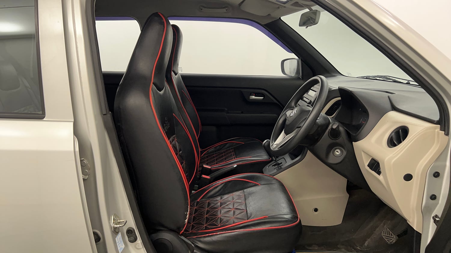Used 2021 Maruti Suzuki Wagon R 1.0 VXi 1.0 AMT Petrol Automatic interior RIGHT SIDE FRONT DOOR CABIN VIEW