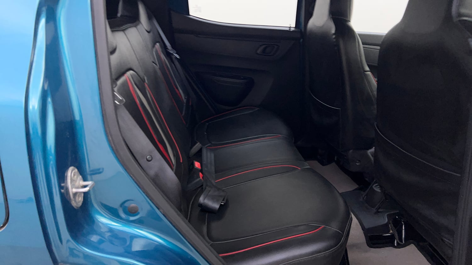 Used 2020 Renault Kwid RXT 1.0 Opt Petrol Manual interior RIGHT SIDE REAR DOOR CABIN VIEW