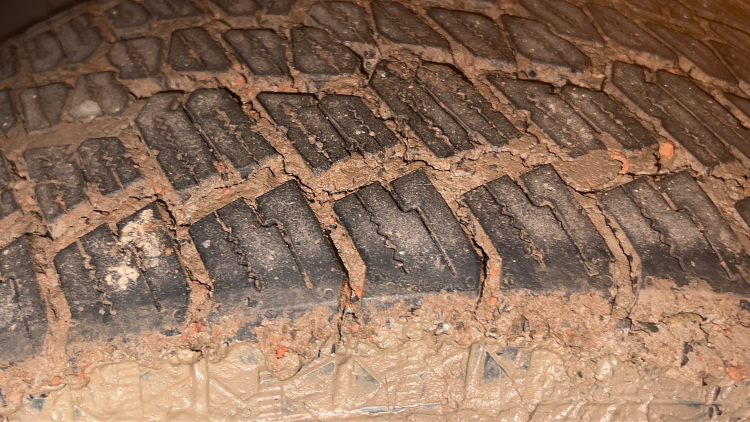 Used 2025 Mahindra Thar Roxx AX7 L Diesel AT 4WD Diesel Automatic tyres LEFT FRONT TYRE TREAD VIEW