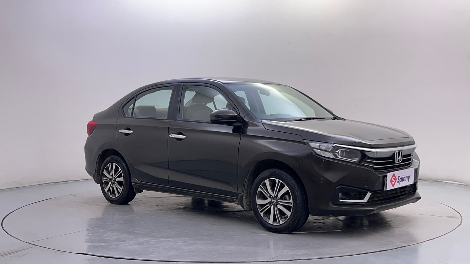 Used 2024 honda Amaze 2nd Generation VX 1.2 Petrol CVT Petrol Automatic exterior RIGHT FRONT CORNER VIEW