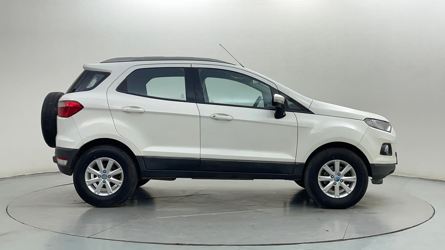 Used 2017 Ford EcoSport Trend+ 1.5L TDCi Diesel Manual exterior RIGHT SIDE VIEW