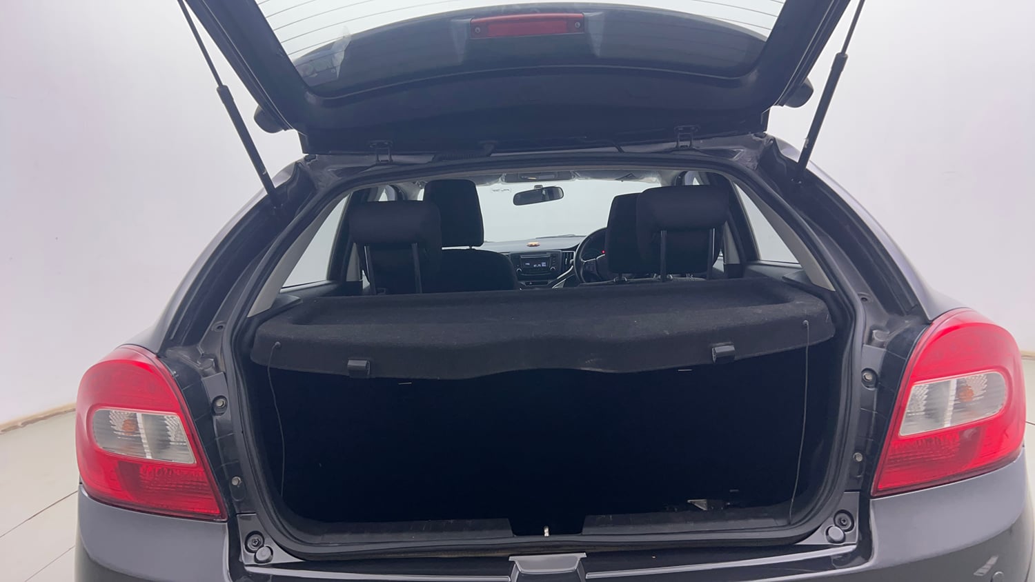 Used 2018 Maruti Suzuki Baleno Delta 1.2 Petrol Manual interior DICKY INSIDE VIEW