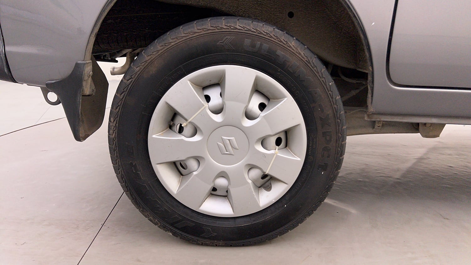 Used 2024 Maruti Suzuki Eeco 5 STR AC Petrol Manual tyres RIGHT REAR TYRE RIM VIEW
